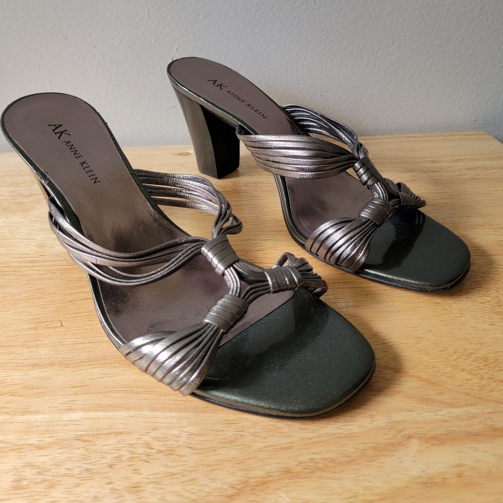 Anne Klein Women's Metallic Sandals Sz 8M